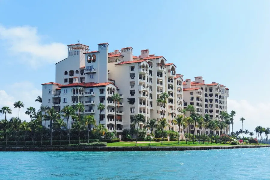 Marriott Vacation Club owner reviewing resale timeline and factors affecting timeshare sales in 2026